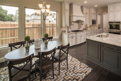 5815 Stratton Woods