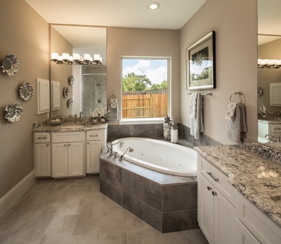 5815 Stratton Woods